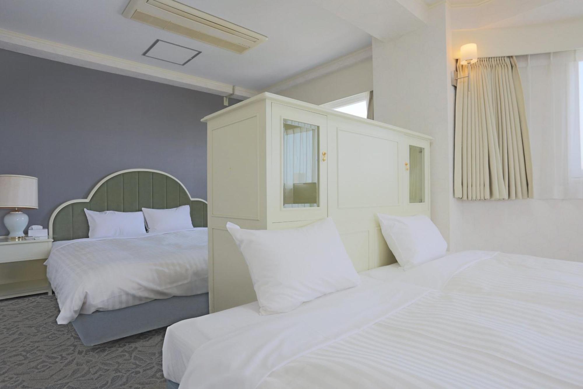 Hotel Castle Inn Йоккаити Экстерьер фото